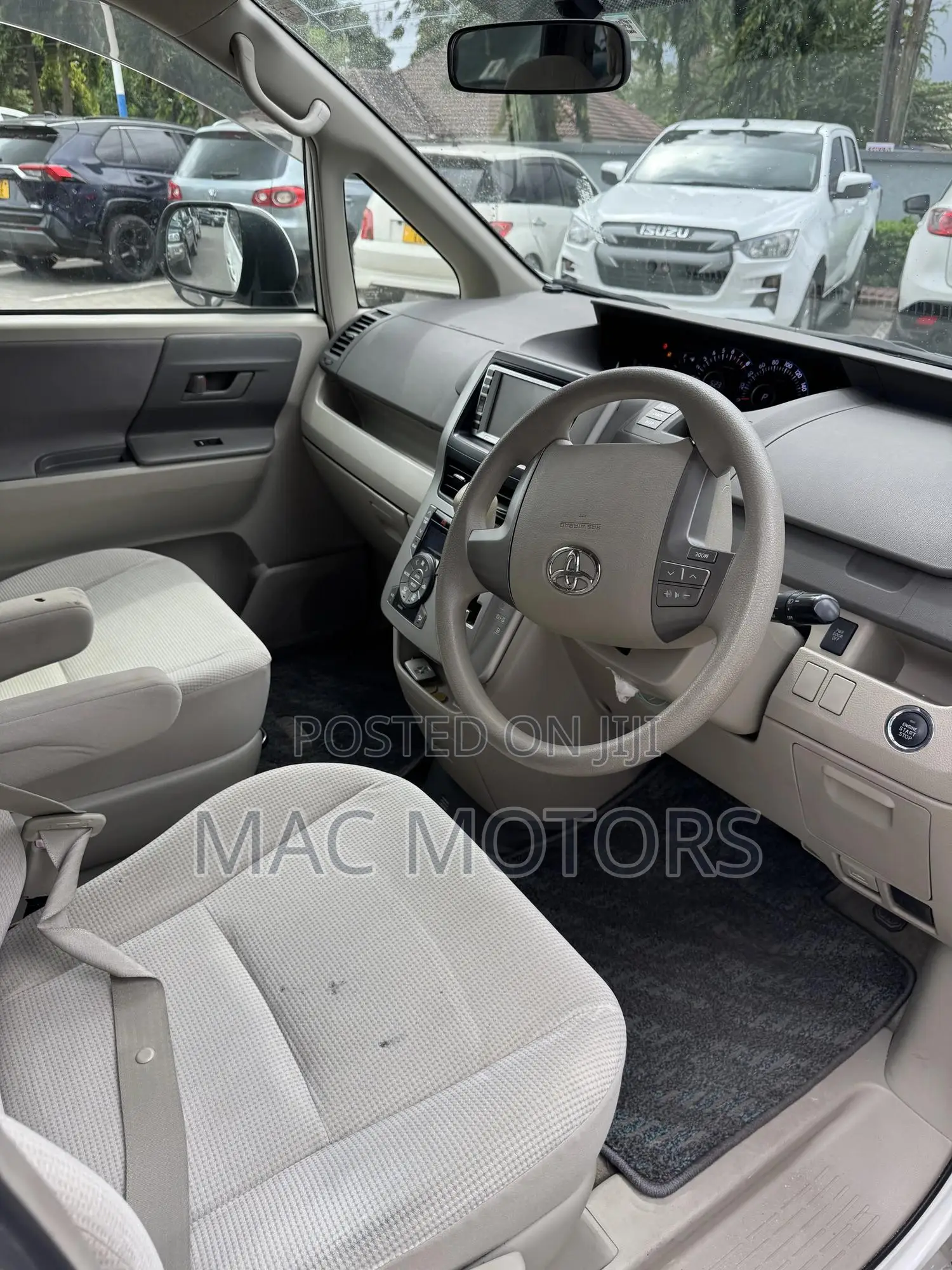 Toyota Noah 2011 White