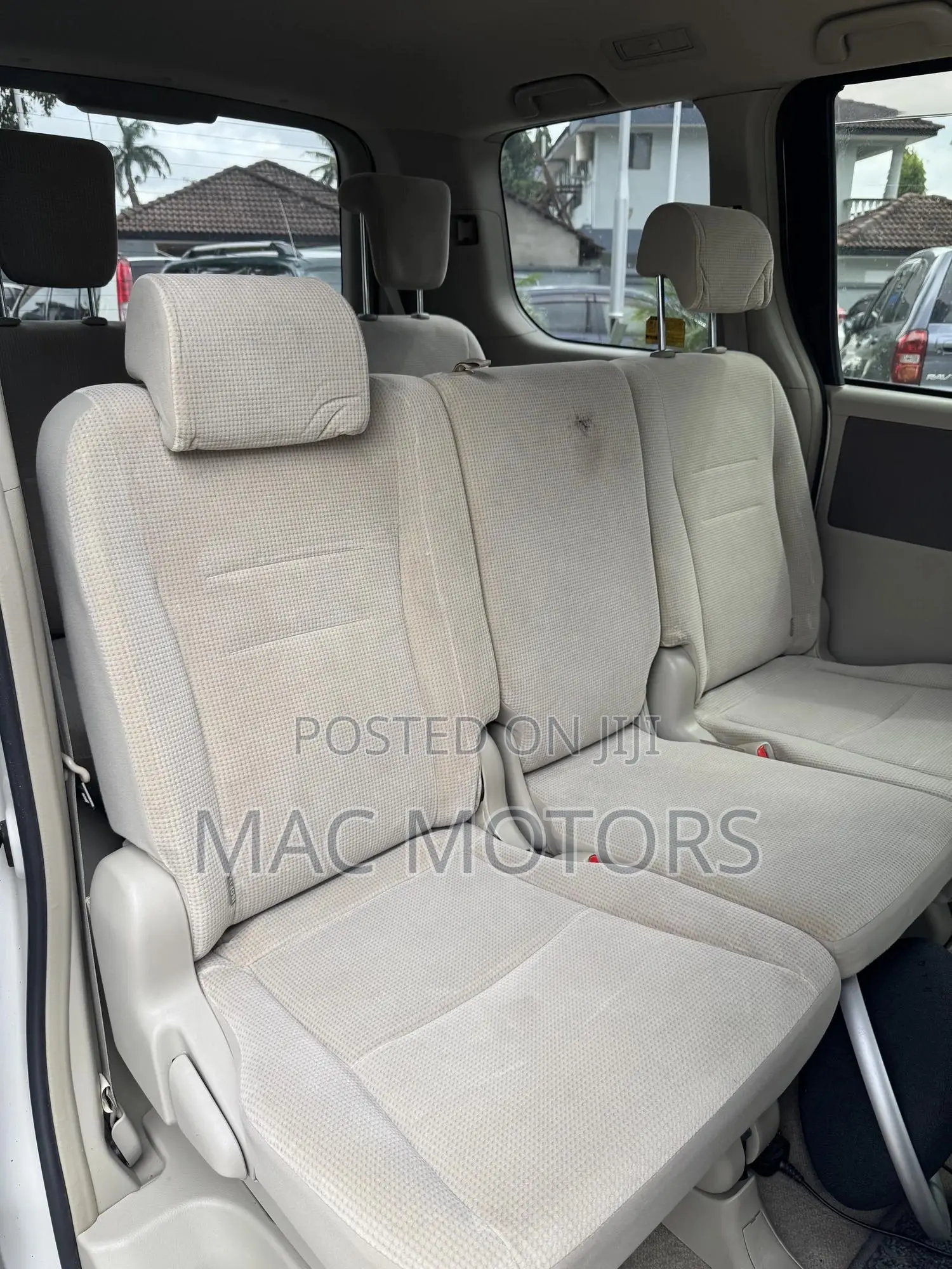 Toyota Noah 2011 White