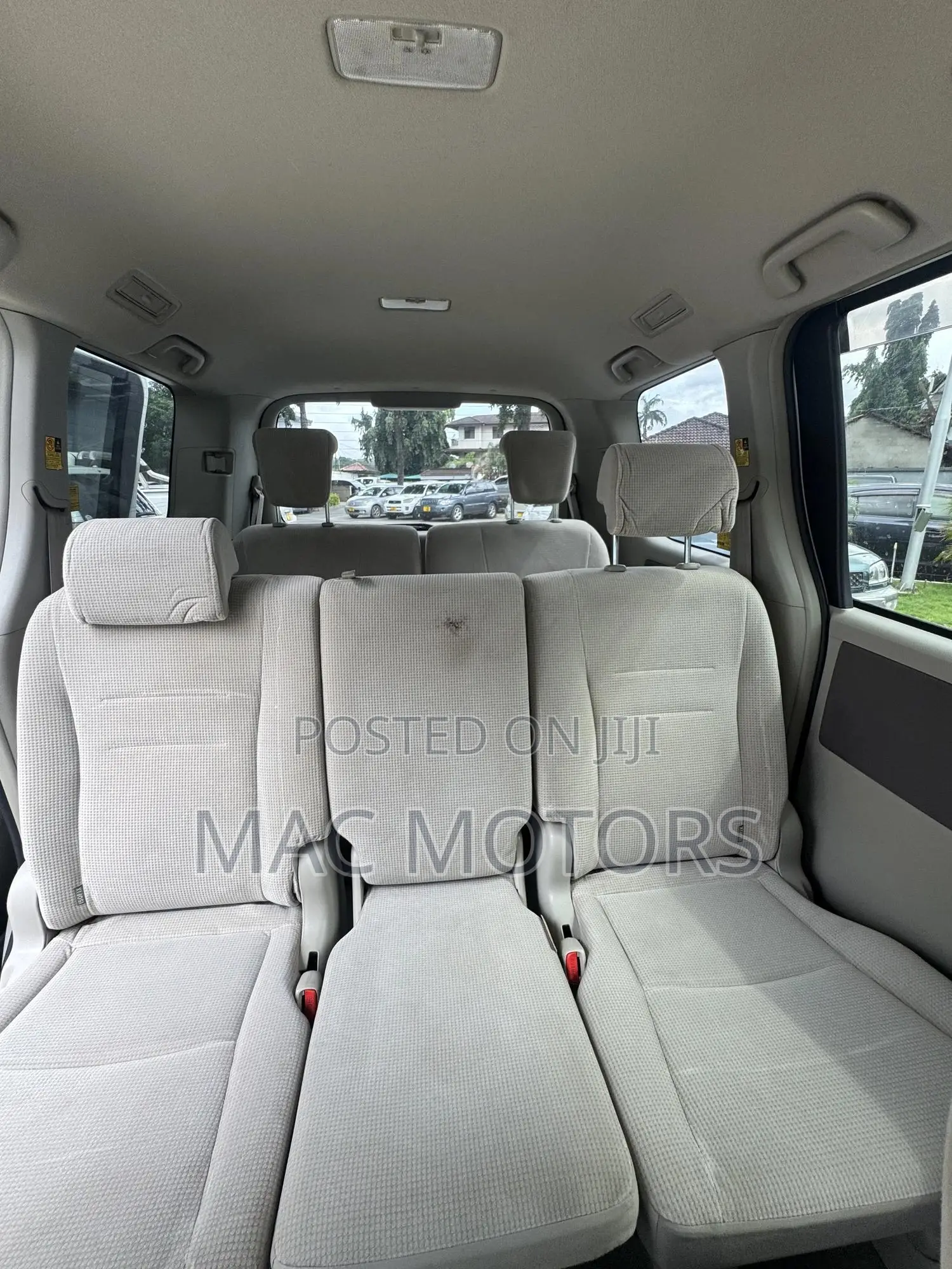 Toyota Noah 2011 White