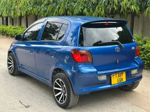 Photo - Toyota Vitz 2002 Blue
