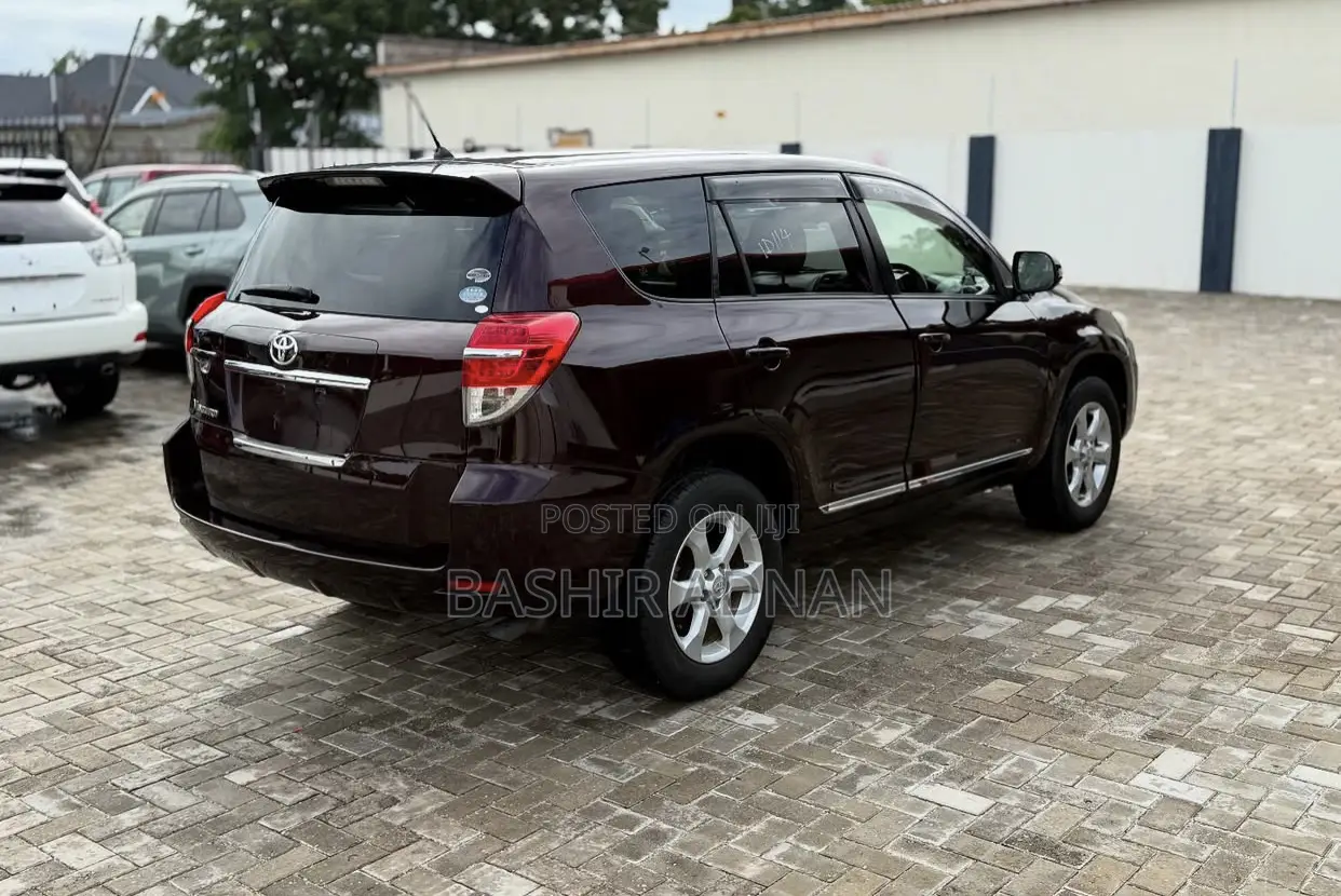 Toyota Vanguard 2012 Burgundy