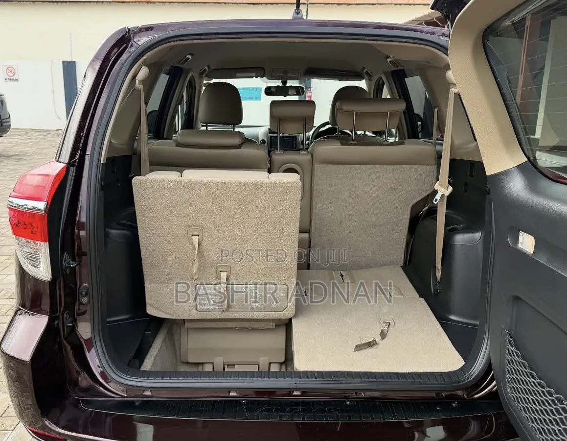 Toyota Vanguard 2012 Burgundy