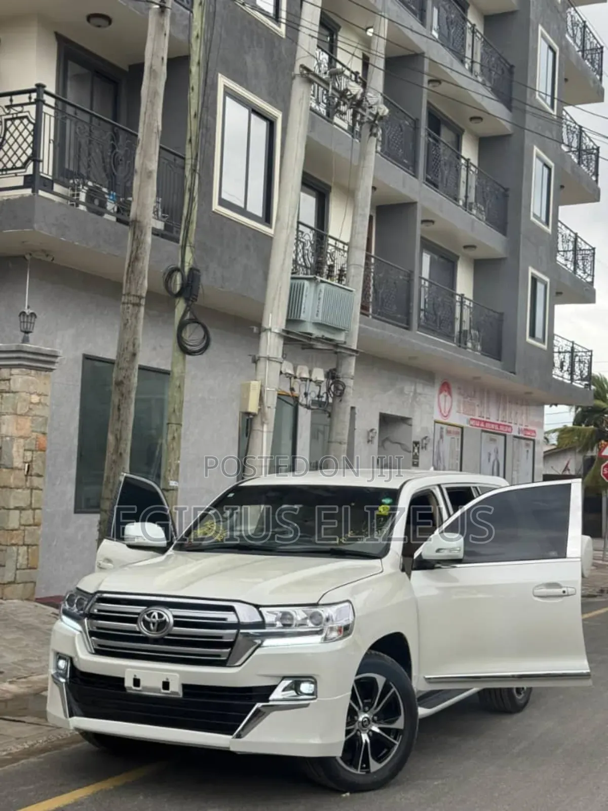 Toyota Land Cruiser 2015 White