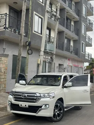 Toyota Land Cruiser 2015 White