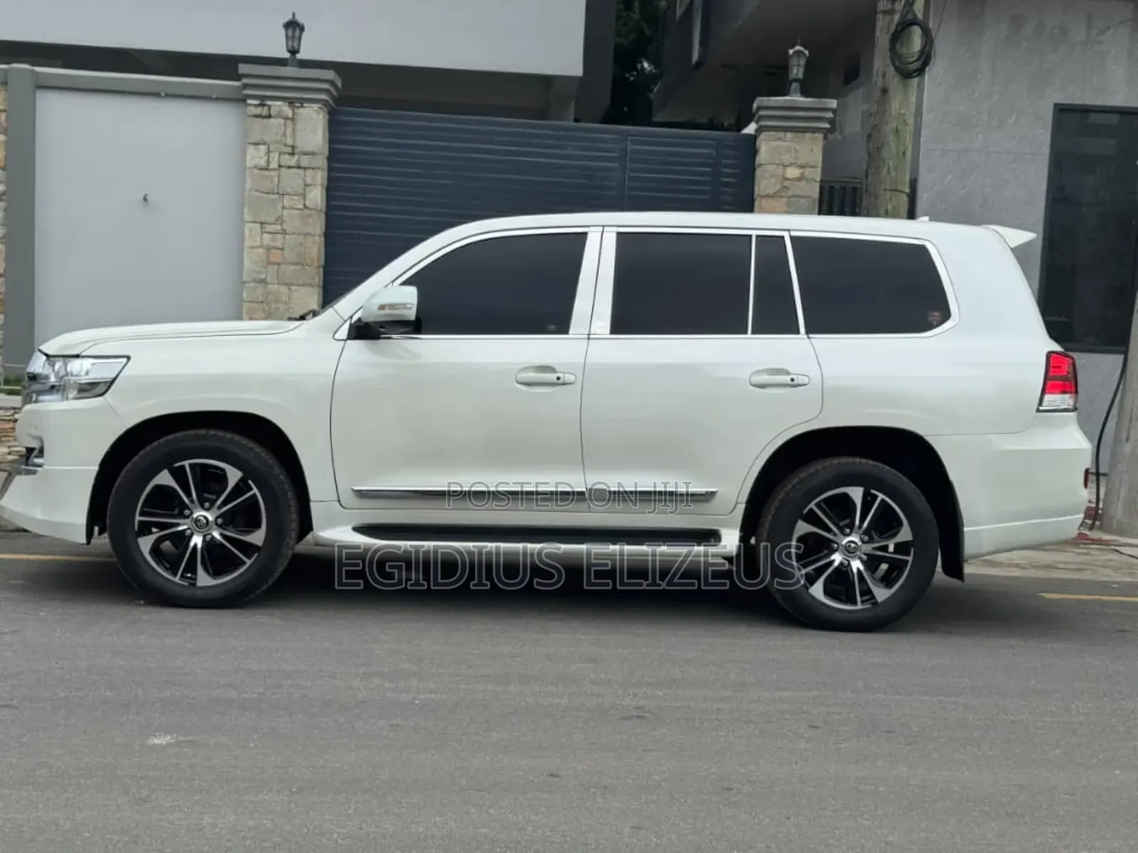 Toyota Land Cruiser 2015 White