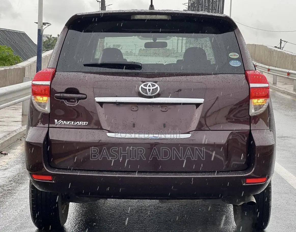 Toyota Vanguard 2012 Purple