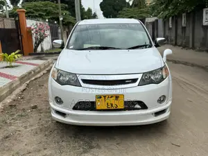 Mitsubishi Outlander 2010 White