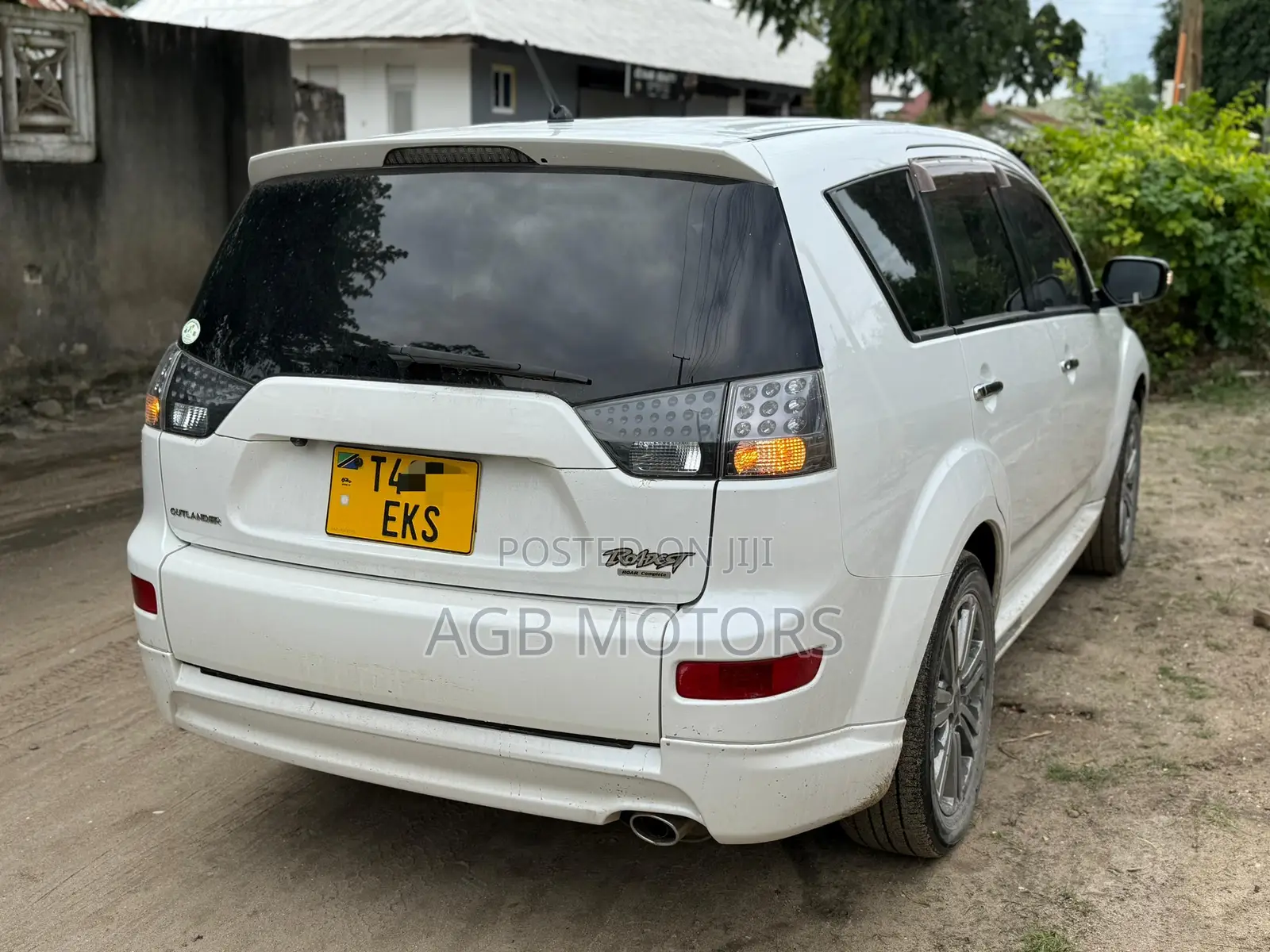 Mitsubishi Outlander 2010 White