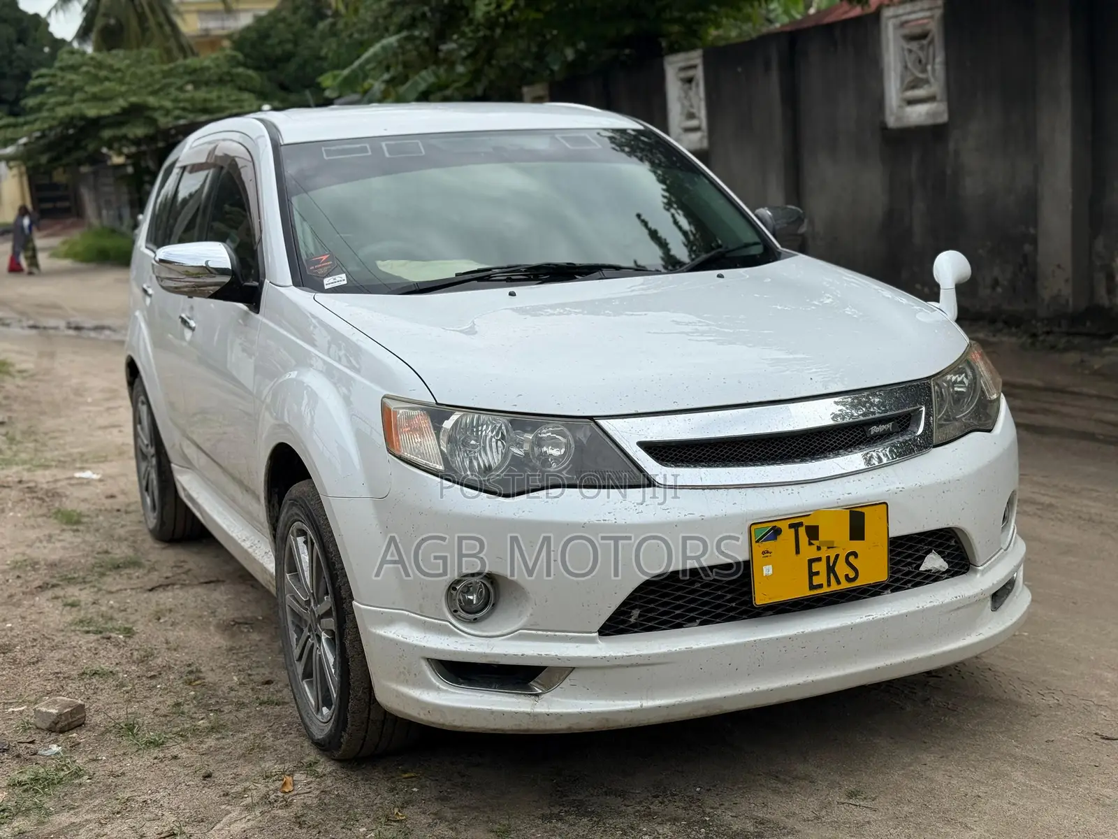 Mitsubishi Outlander 2010 White