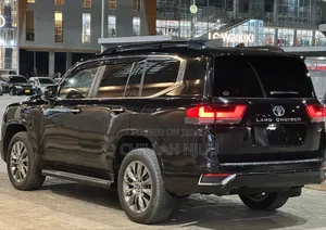 Toyota Land Cruiser 2022 Black