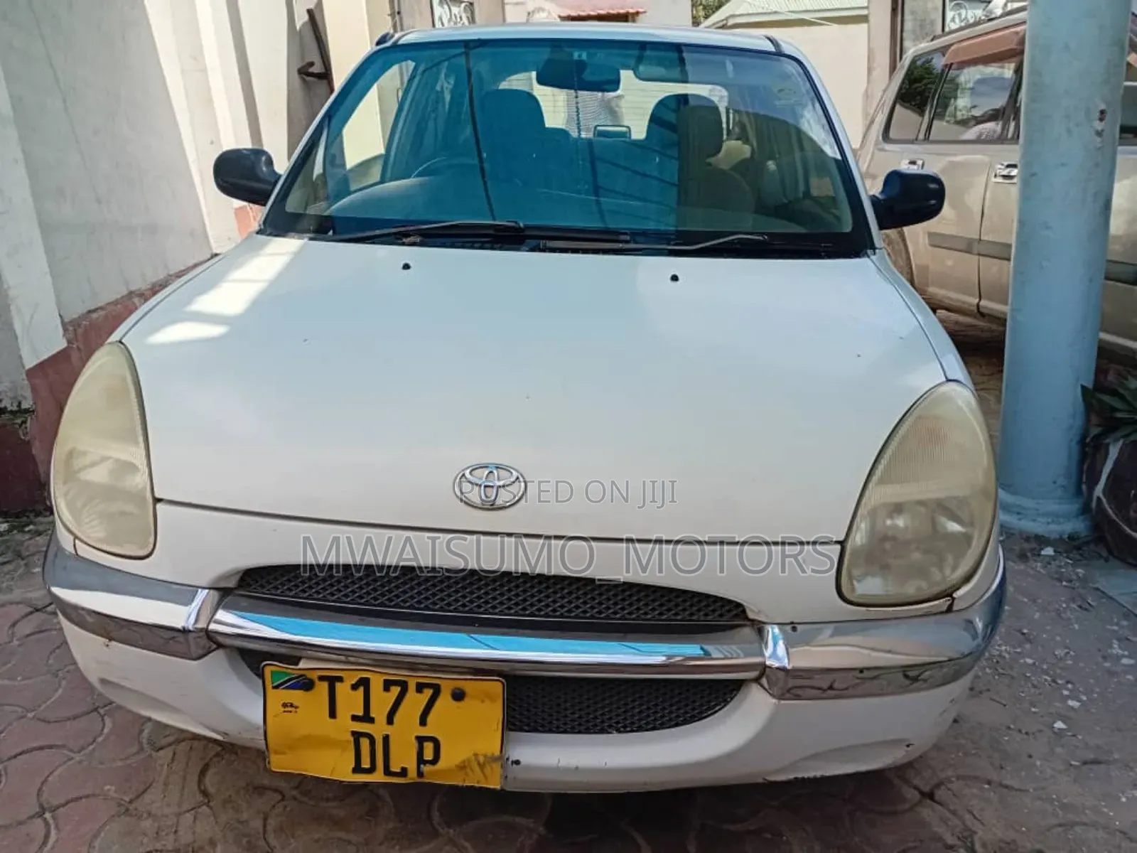 Toyota Duet 2002 Off white