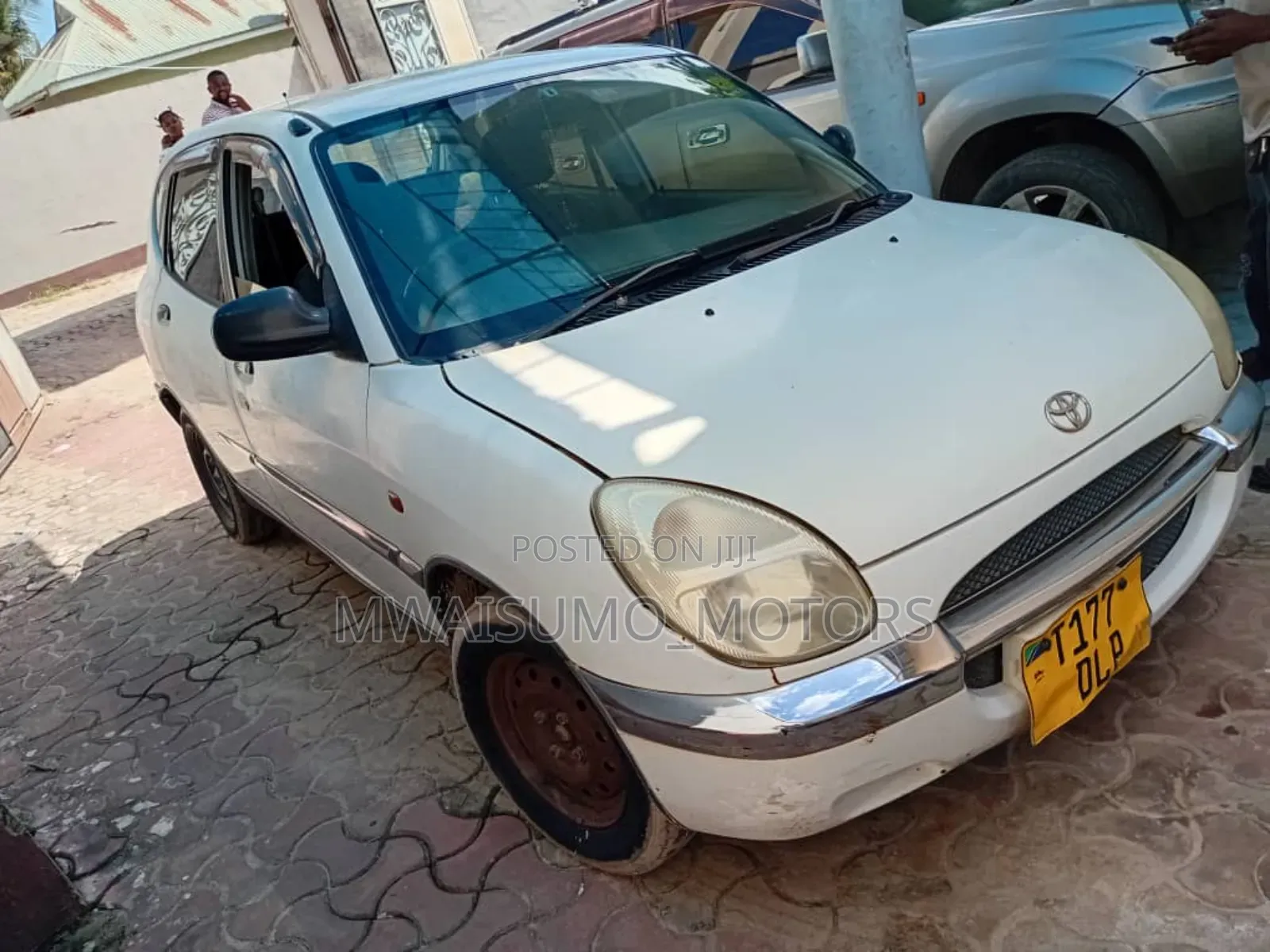 Toyota Duet 2002 Off white