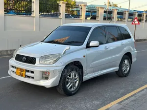 Toyota RAV4 Automatic 2003 White