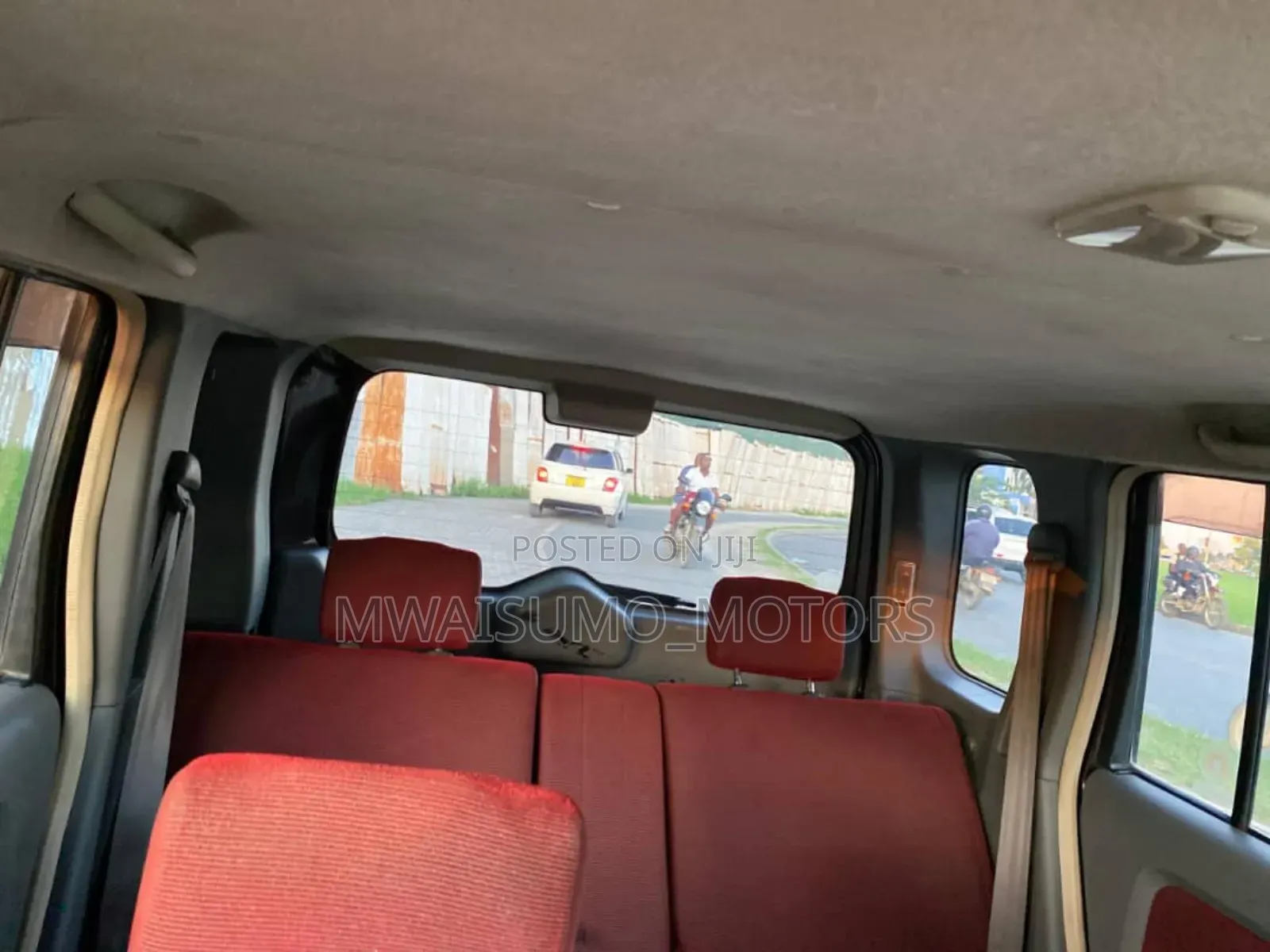 Toyota HiAce 1999 Yellow