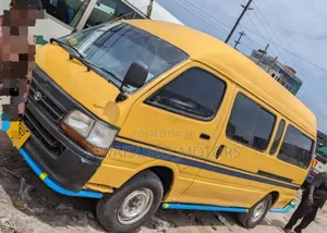 Toyota HiAce 1999 Yellow
