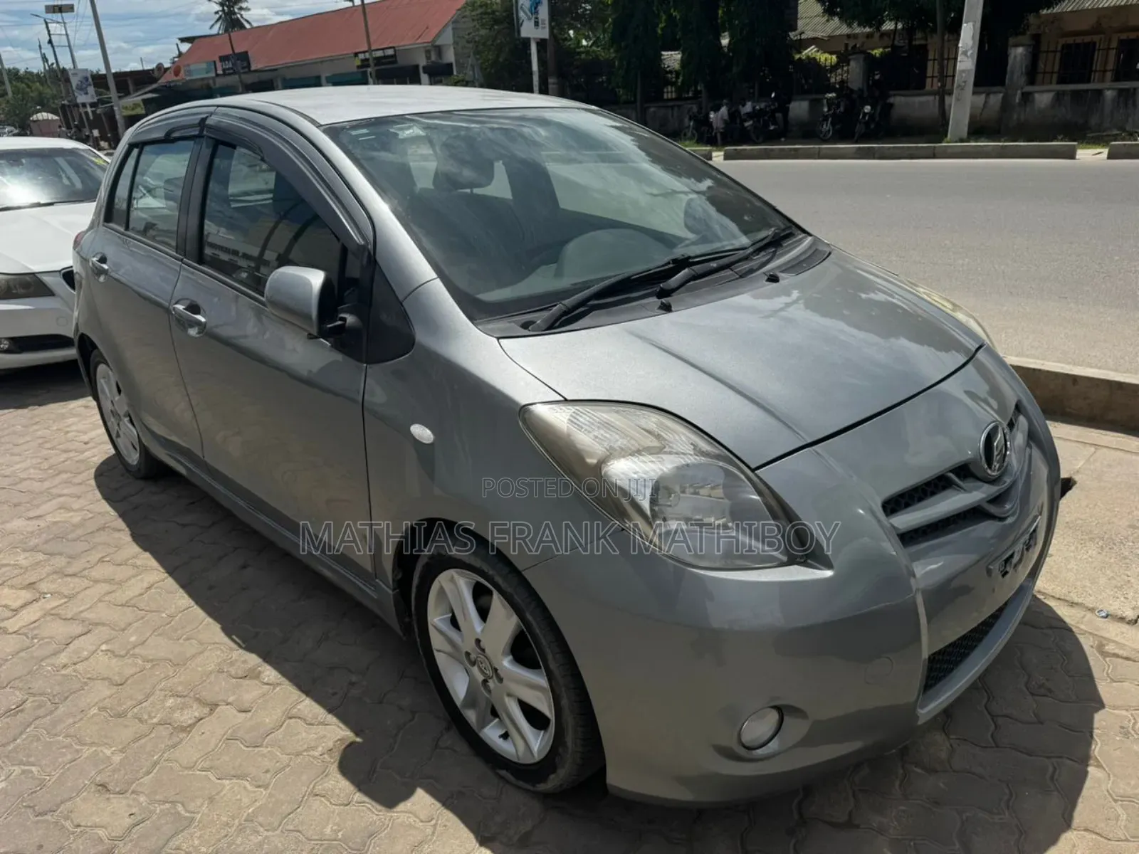 Toyota Vitz 2005 Gray