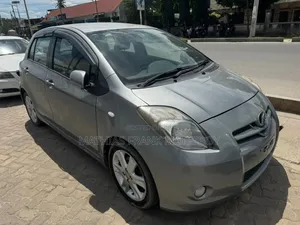 Toyota Vitz 2005 Gray