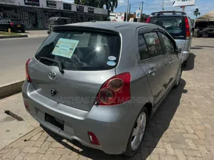 Toyota Vitz 2005 Gray
