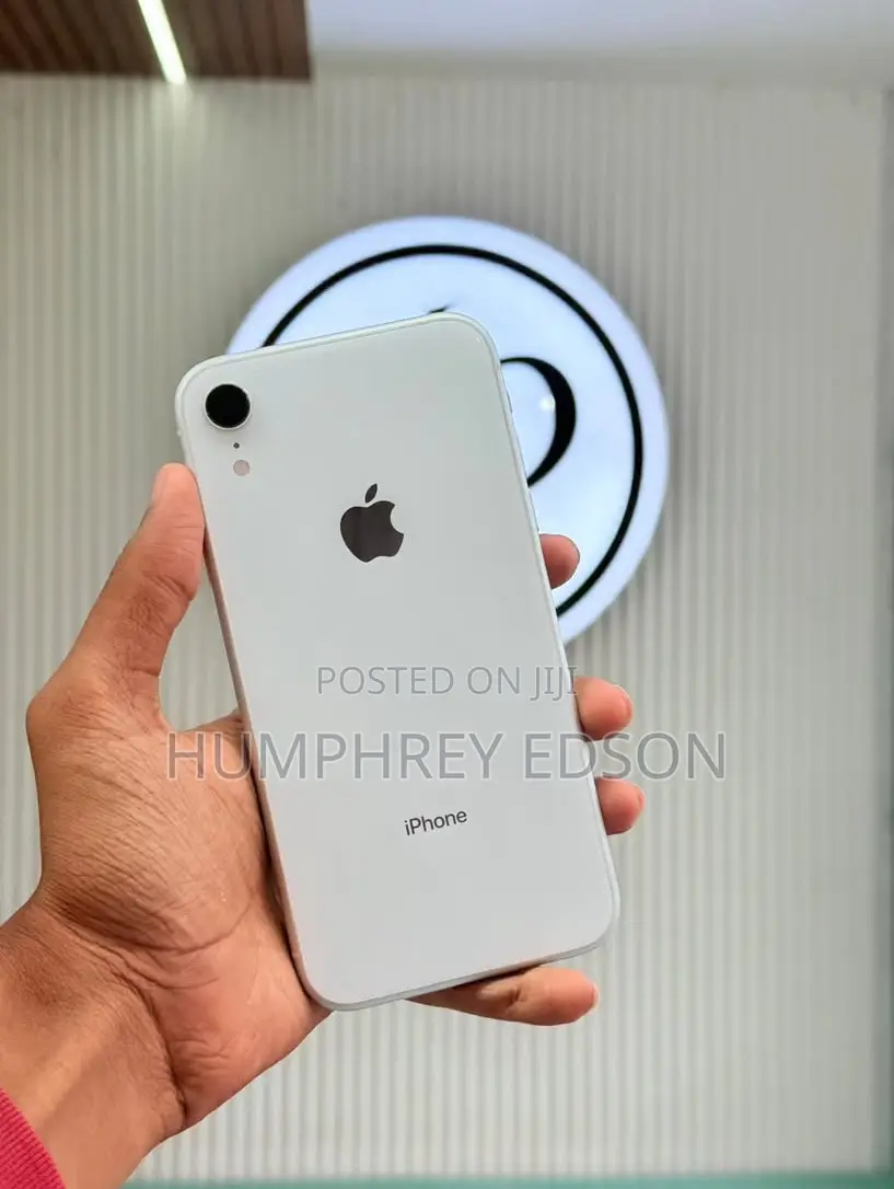 Apple iPhone XR 64 GB White