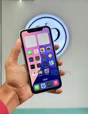 Apple iPhone XR 64 GB White