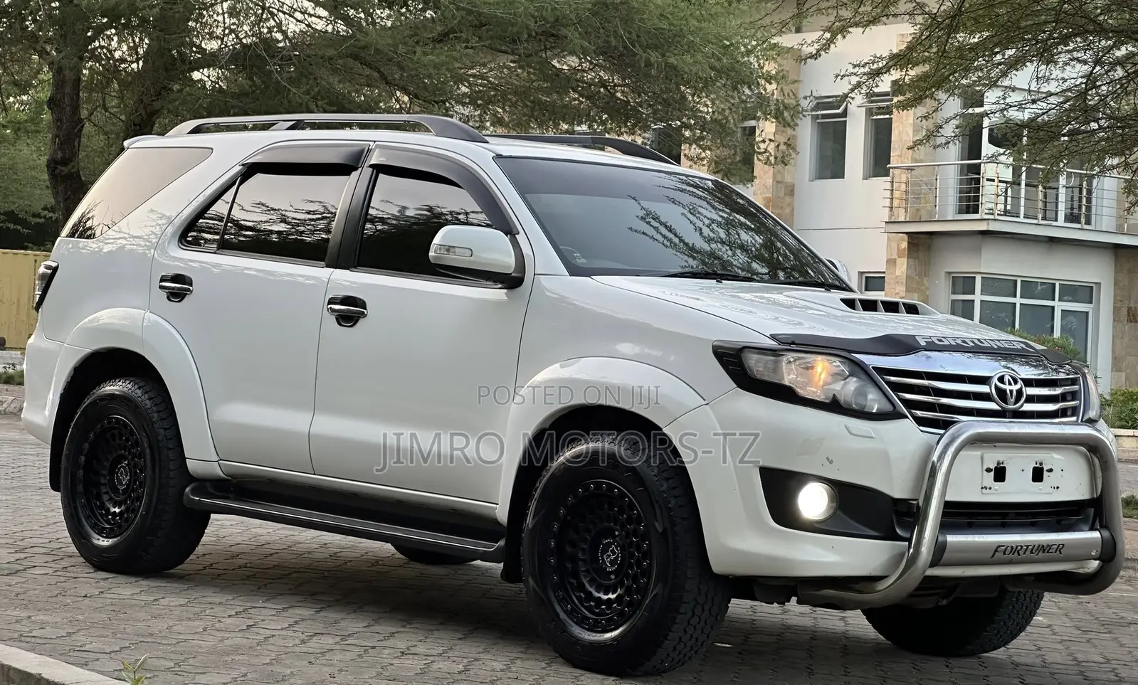 Toyota Fortuner 2013 White