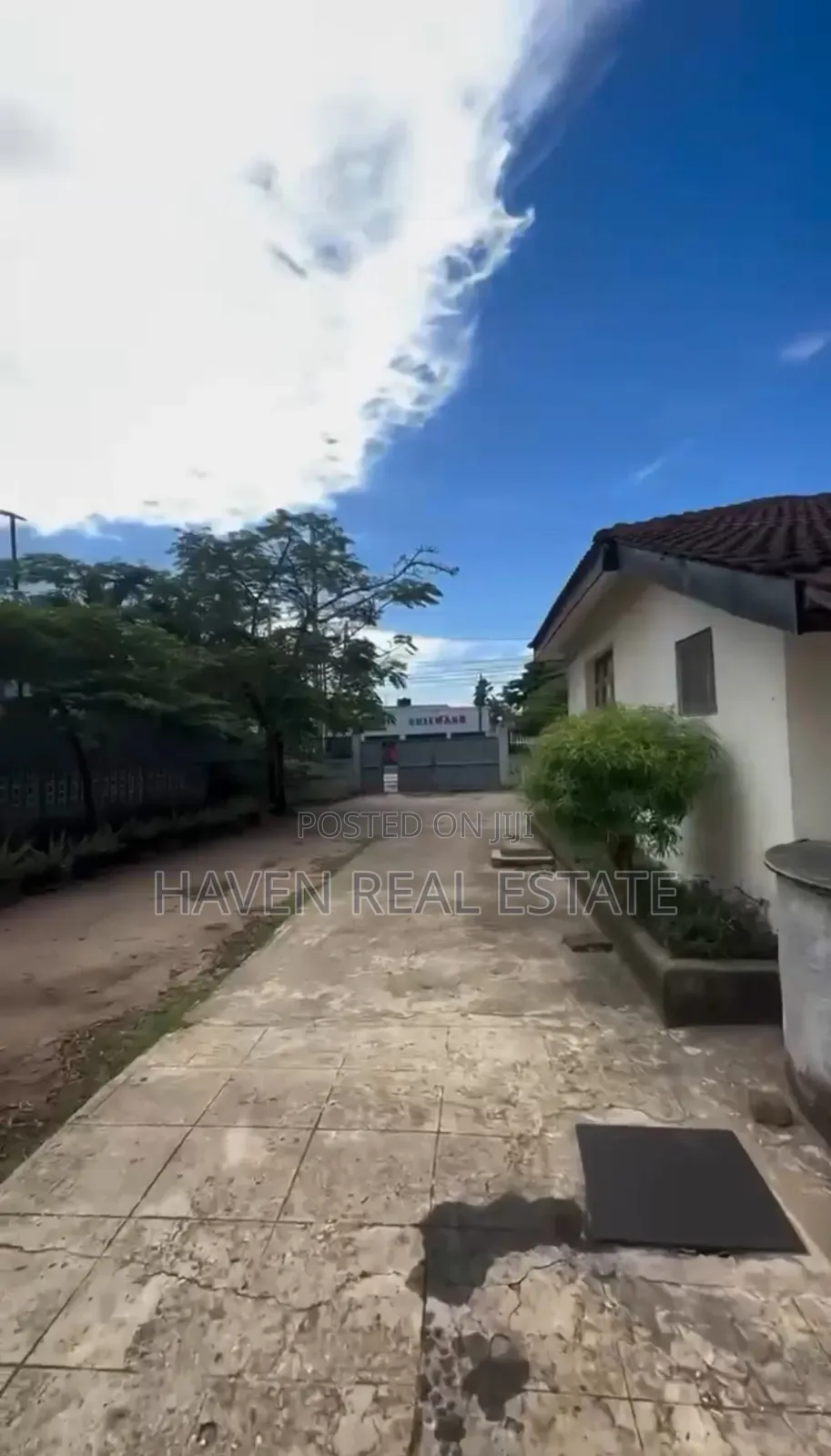 Plot/Nyumba Inauzwa Mikocheni