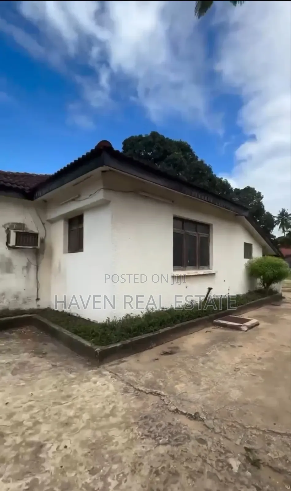 Plot/Nyumba Inauzwa Mikocheni