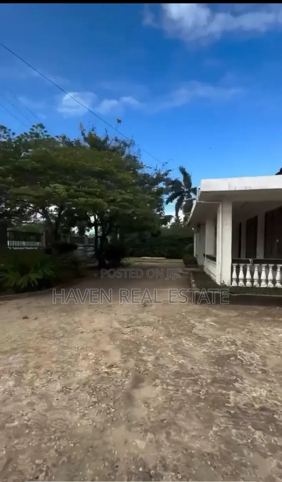 Plot/Nyumba Inauzwa Mikocheni
