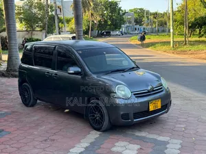 Toyota Sienta 2009 Gray