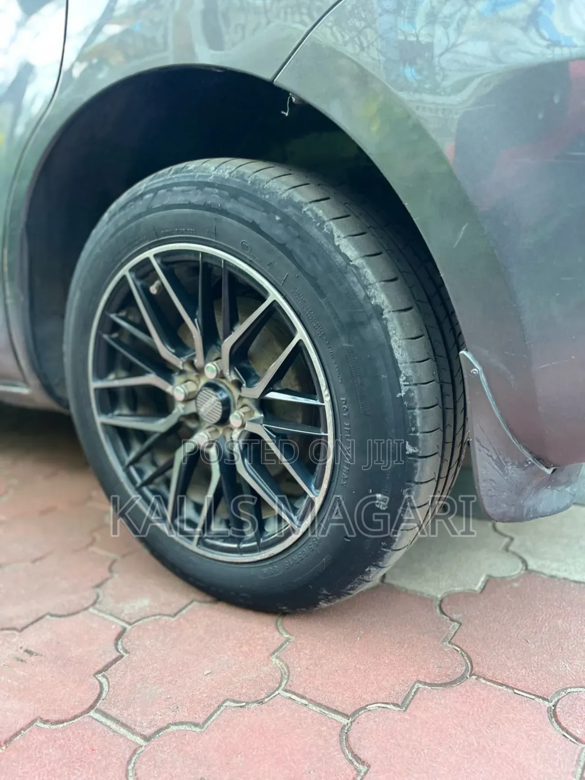 Toyota Sienta 2009 Gray