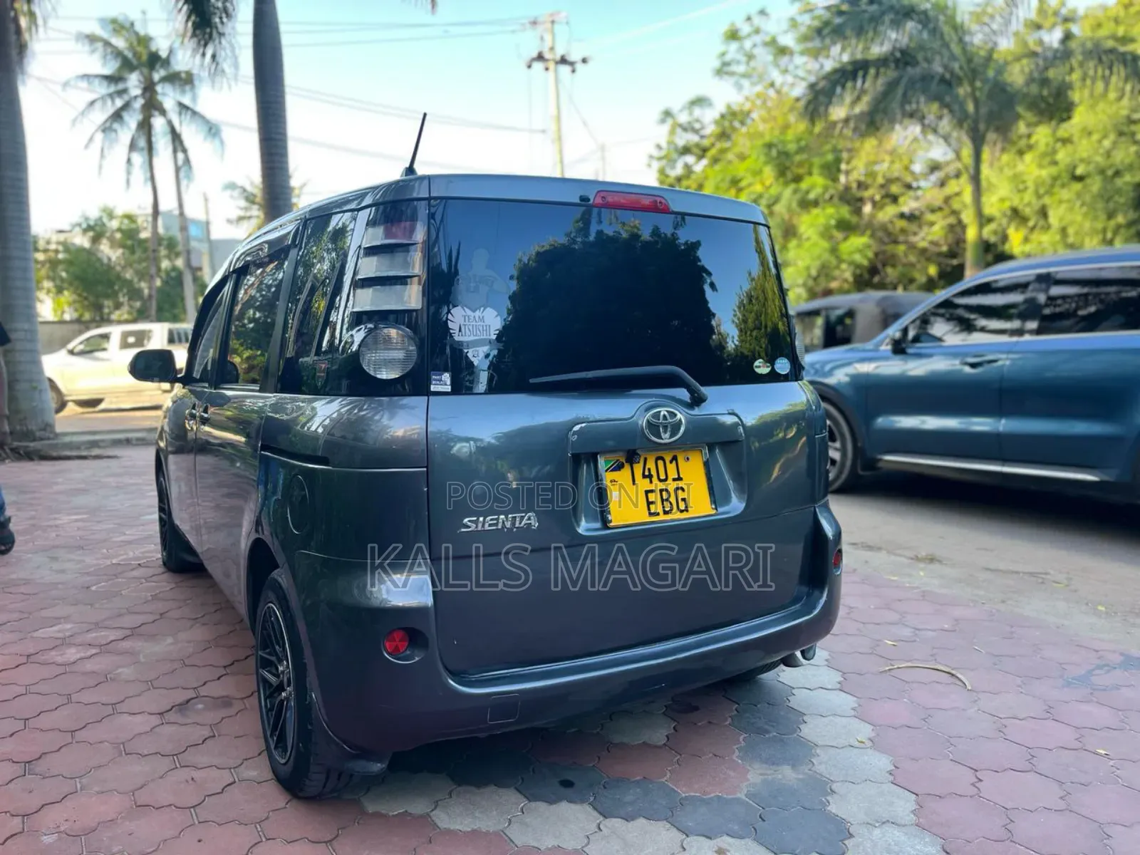 Toyota Sienta 2009 Gray