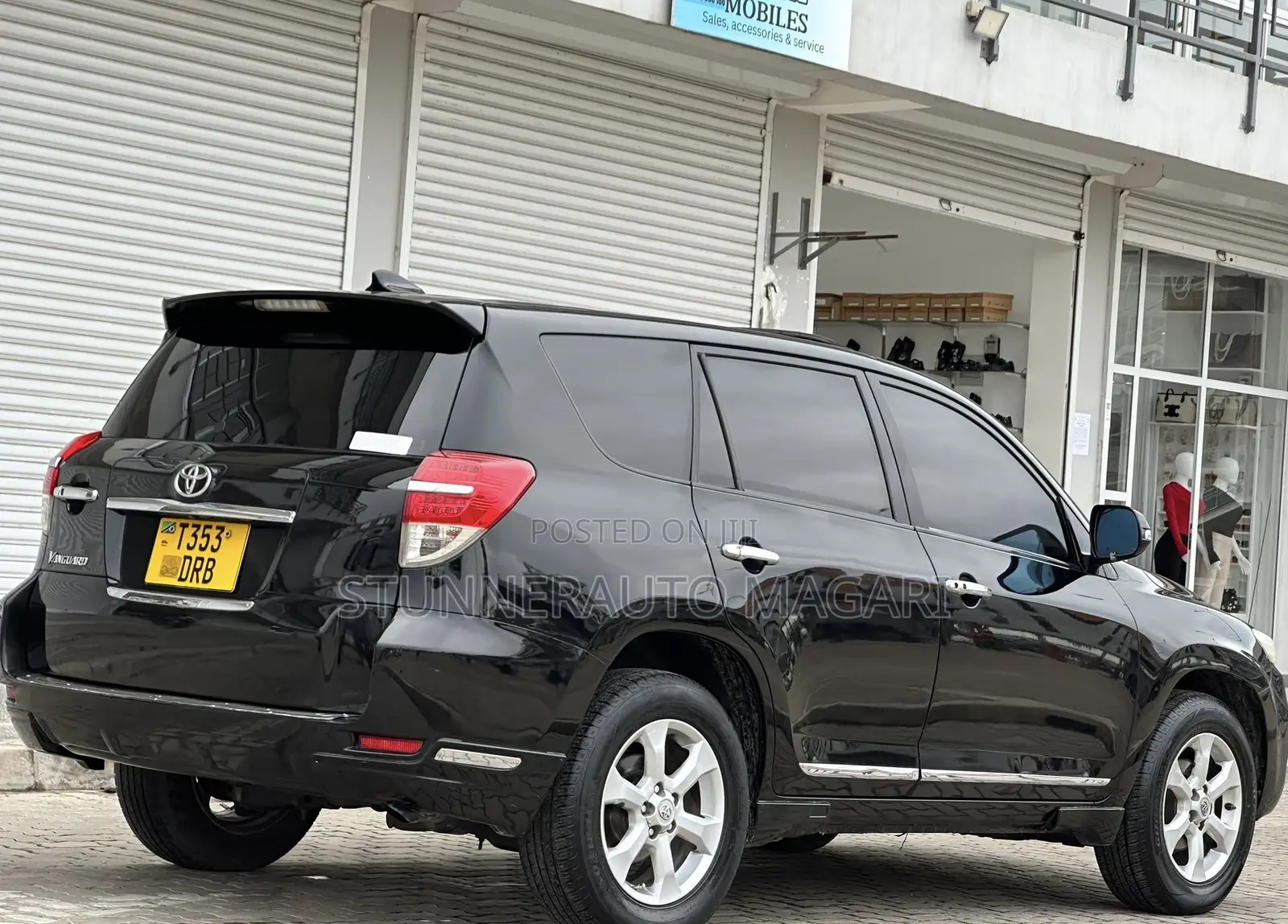 Toyota Vanguard 2011 Black