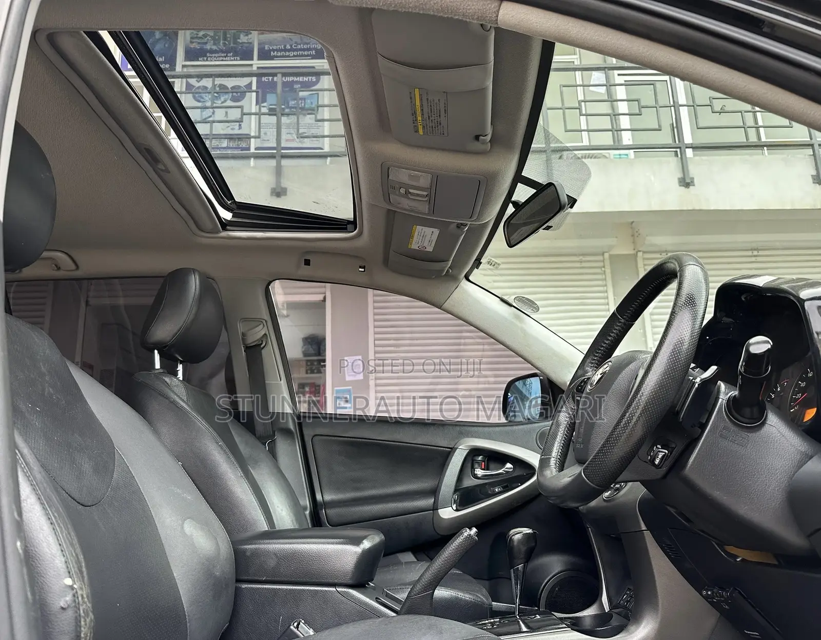 Toyota Vanguard 2011 Black