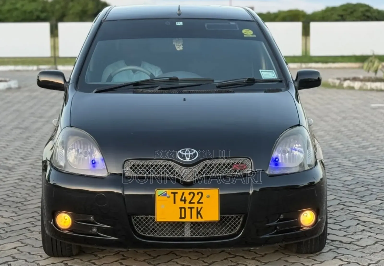 Toyota Vitz 2002 Black
