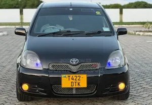 Photo - Toyota Vitz 2002 Black