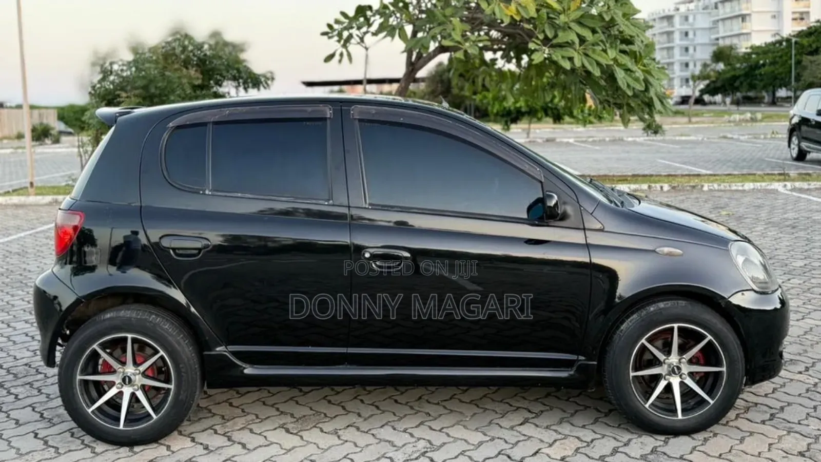 Toyota Vitz 2002 Black