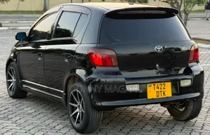 Toyota Vitz 2002 Black