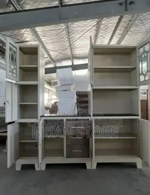 Kitchen / Office Cabinet or Wardrobe
Yenye Nafasi Ya Kutosha