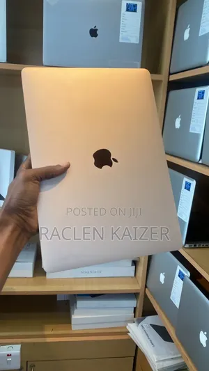 Photo - New Laptop Apple MacBook Pro 2019 16GB Intel Core I5 SSD 256GB