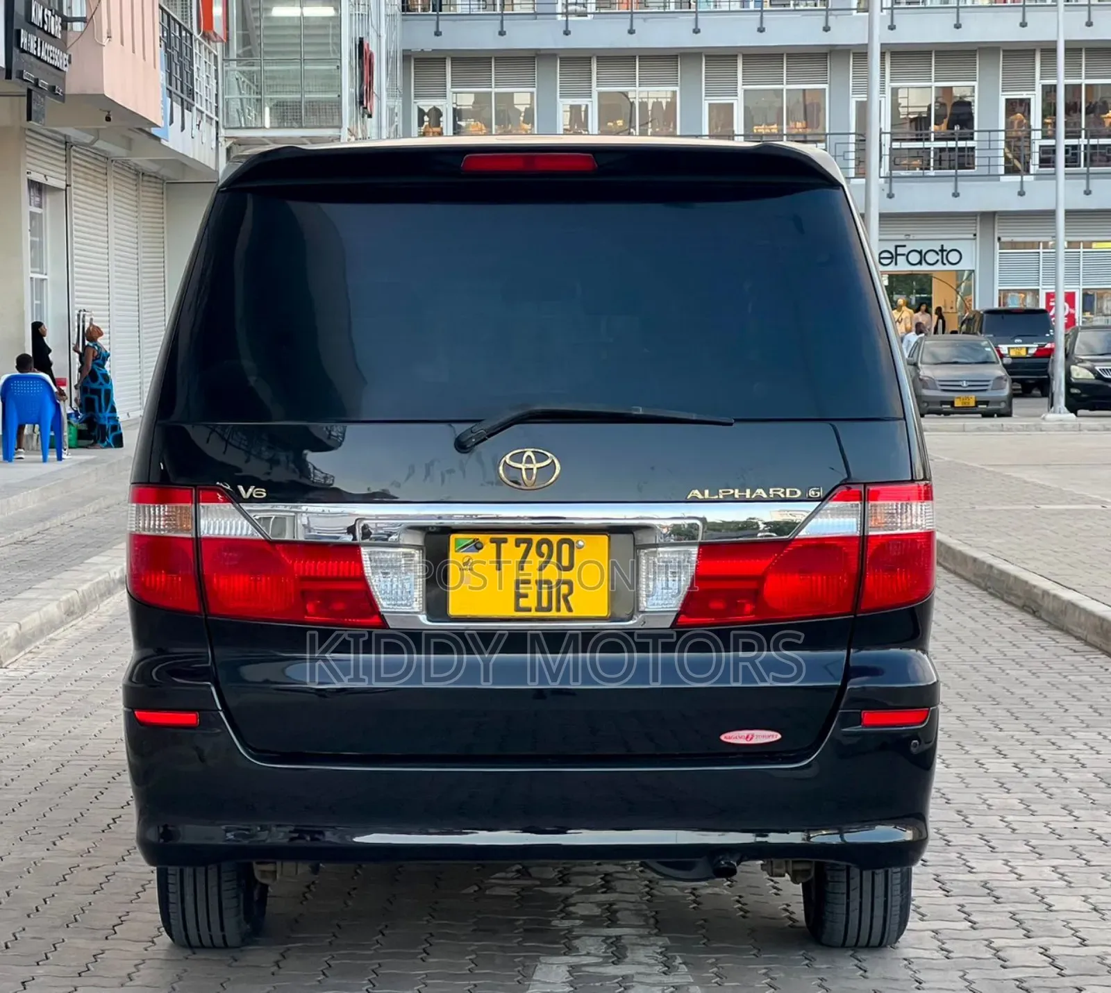 Toyota Alphard 2.4 Petrol AWD 2003 Black