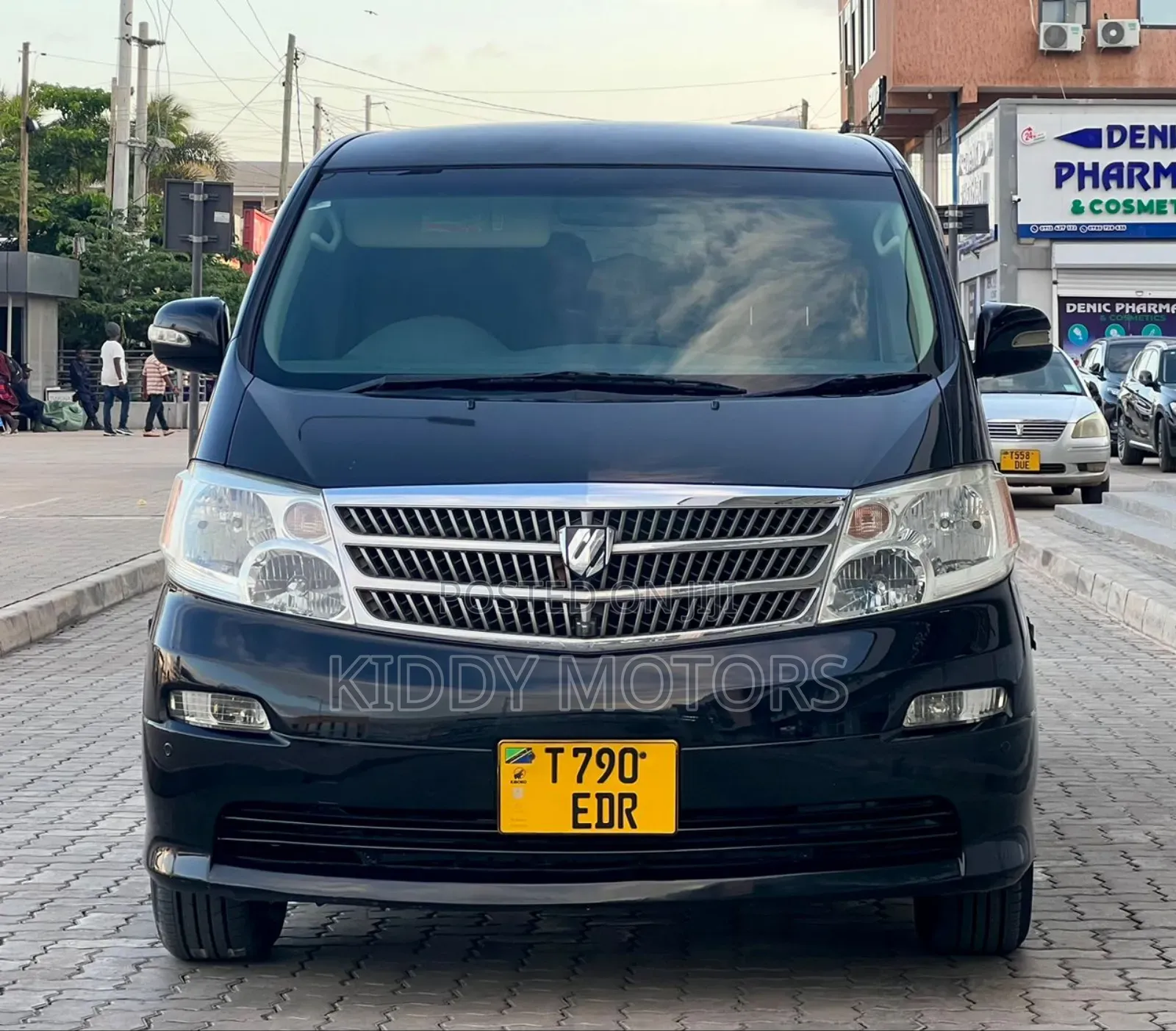 Toyota Alphard 2.4 Petrol AWD 2003 Black