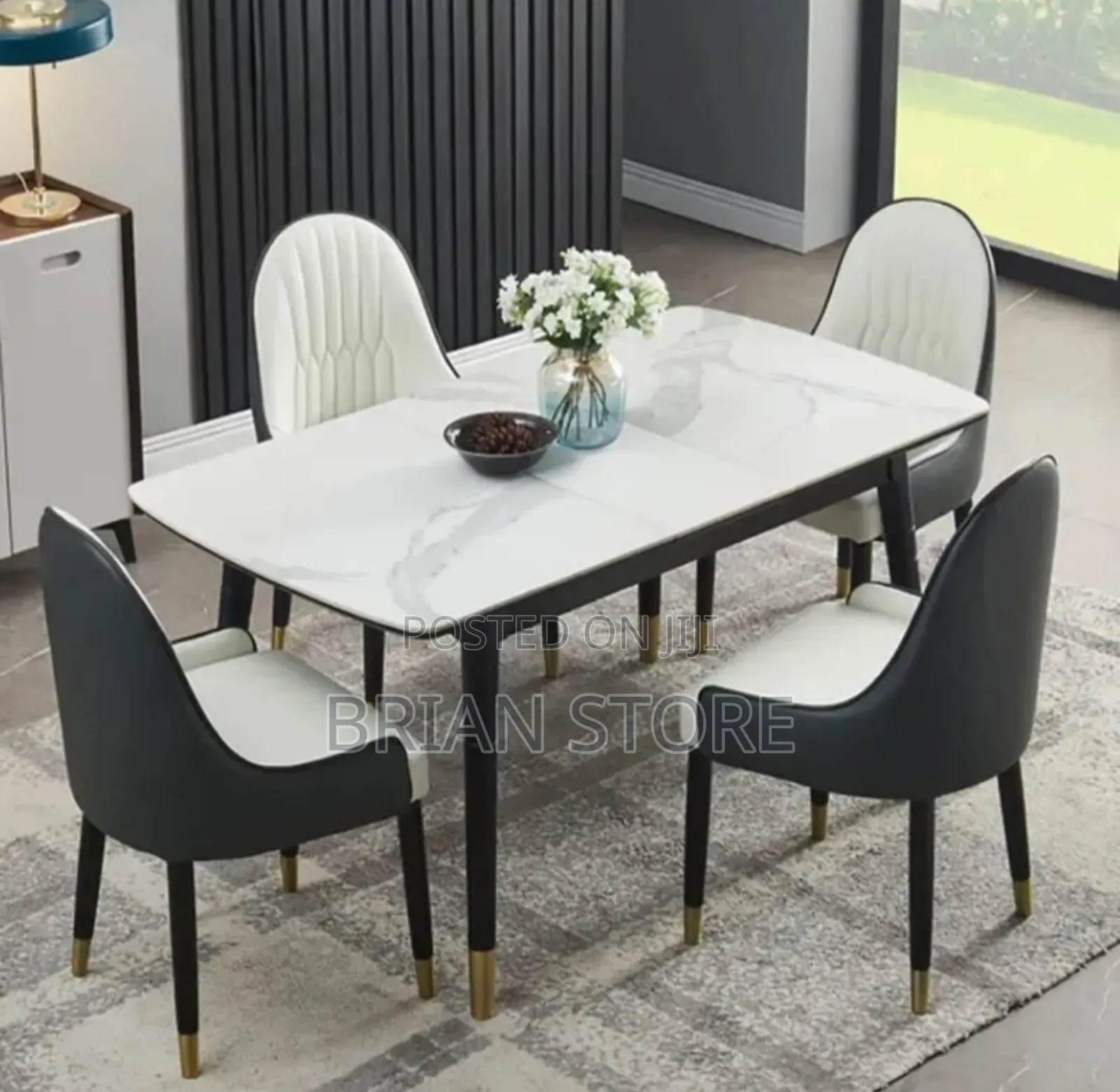 Dining Set 4 Chairs 1table (Meza Ya Dining Yenye Viti 4)