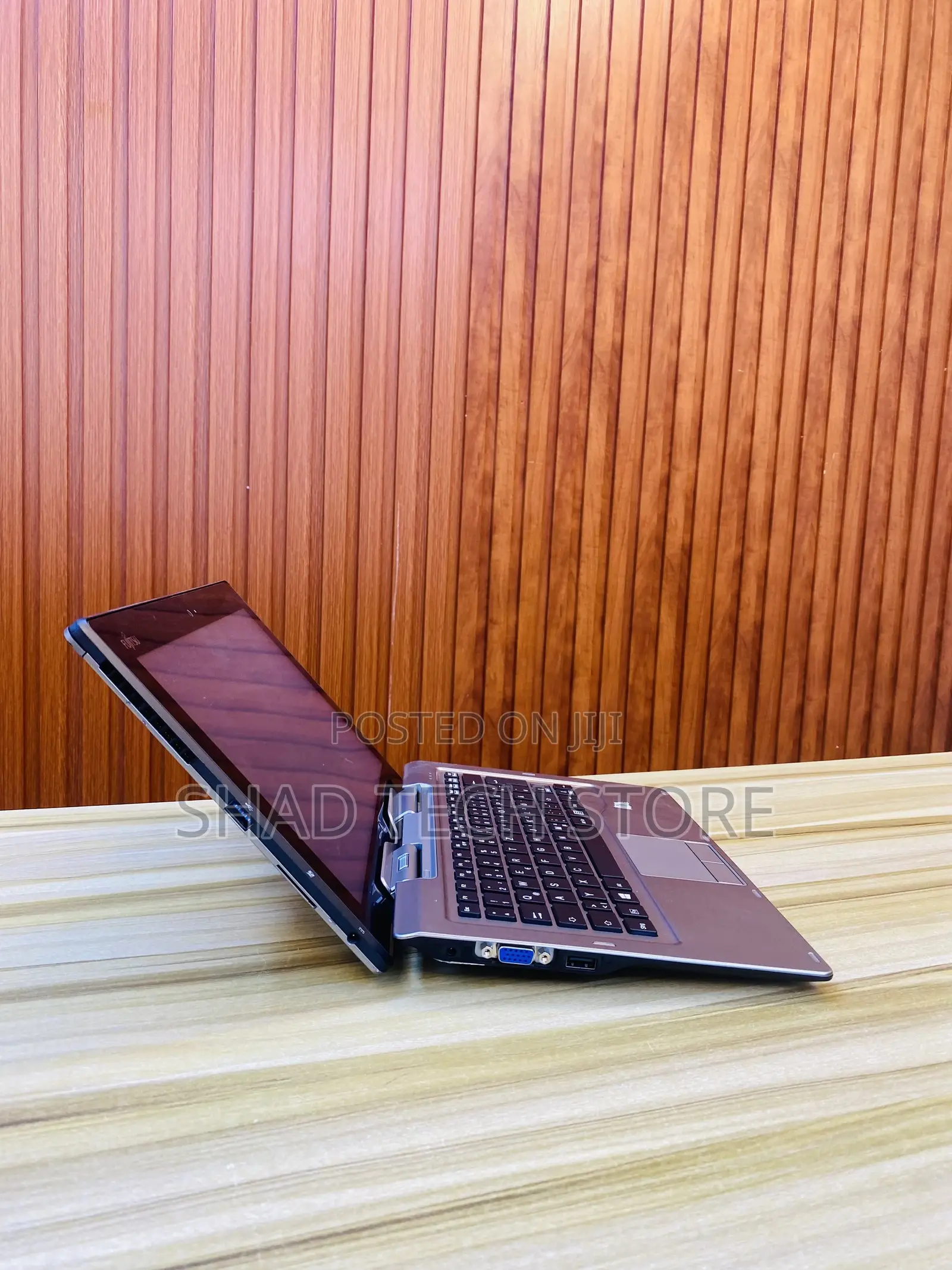 Laptop Fujitsu Lifebook T730 4GB Intel Core I5 SSD 128GB
