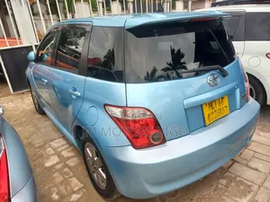 Toyota IST 2005 Blue