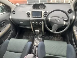 Toyota IST 2005 Blue