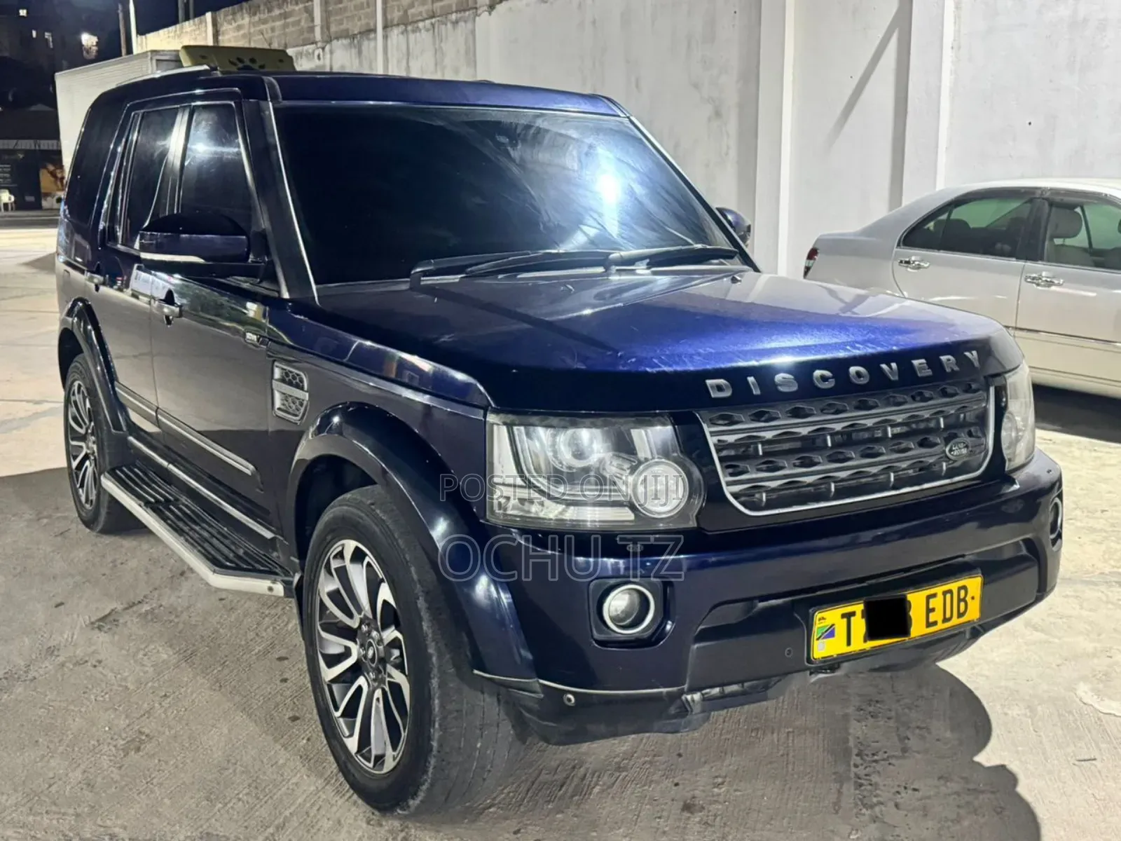 Land Rover Discovery 2015 Blue