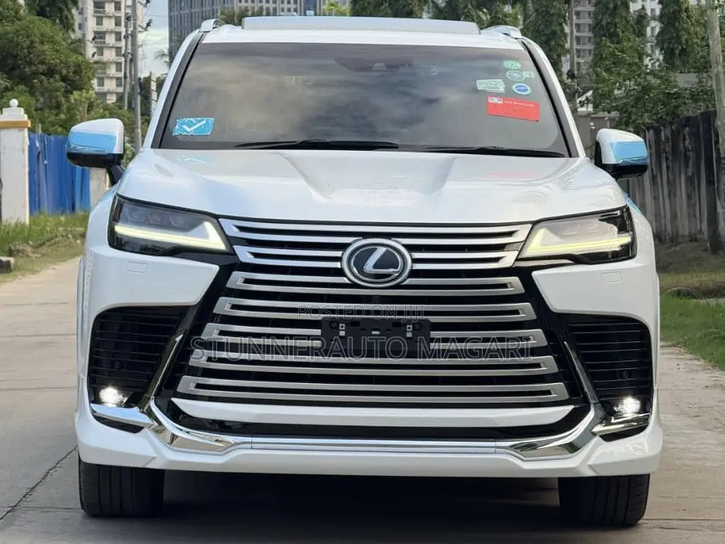 Lexus LX 2023 White