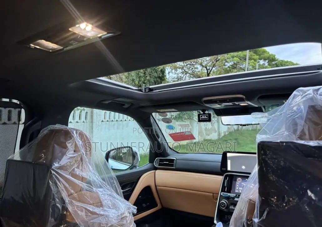 Lexus LX 2023 White