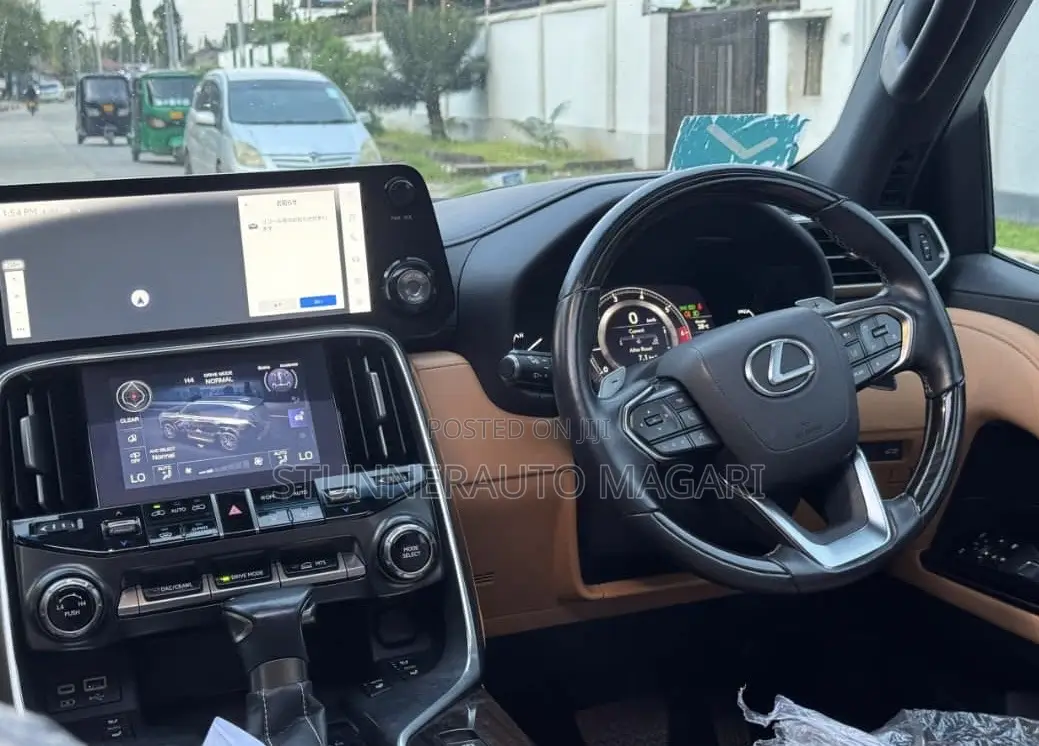 Lexus LX 2023 White