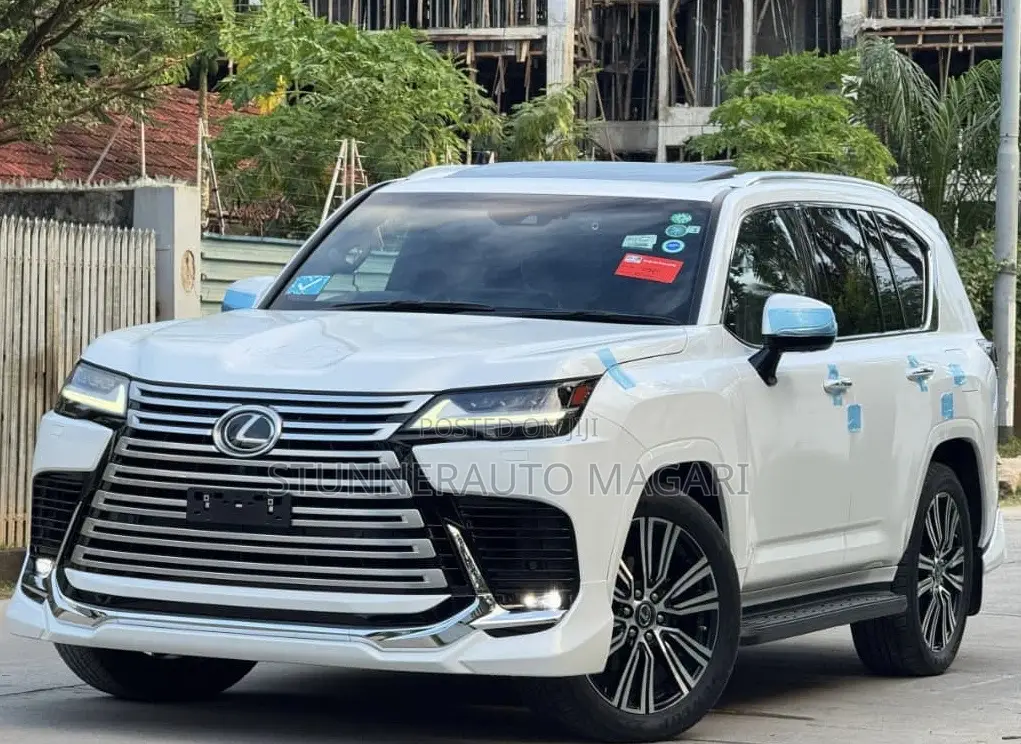 Lexus LX 2023 White